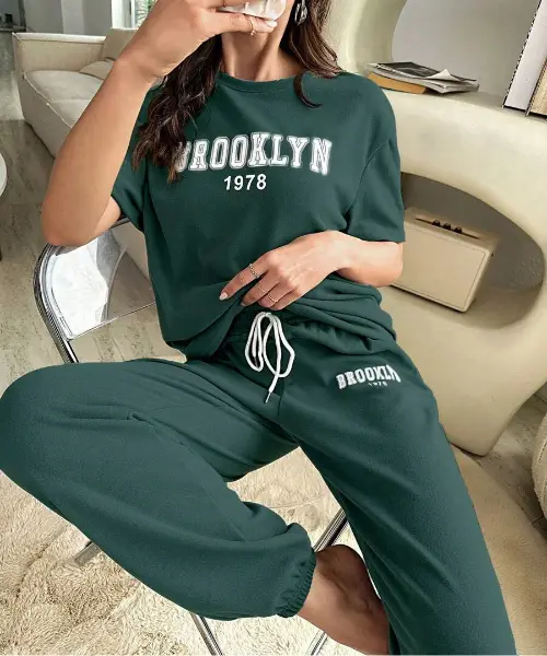 casual-and-cool-sweatpants-paired-with-graphic-tees