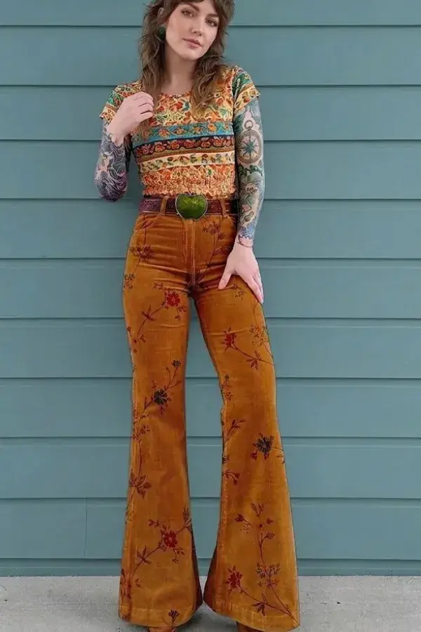 70s-vintage-outfit-ideas-wide-leg-pants-and-earthy-tones