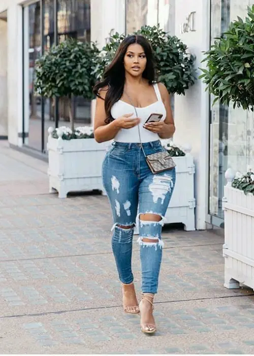 best-jeans-styles-for-curvy-girls