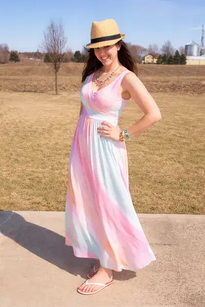 pastel-dress-with-flip-flops-and-bright-jewellery