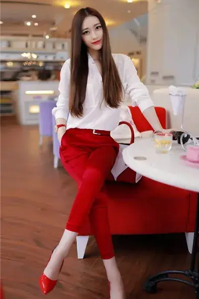 white-shirt-with-red-trousers